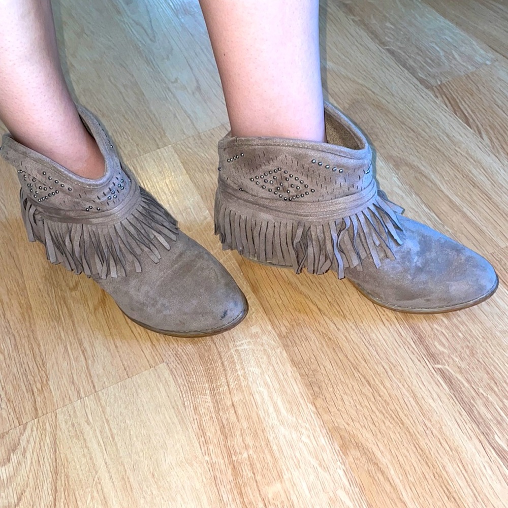 Ankle booties